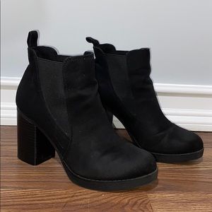 Black bootie